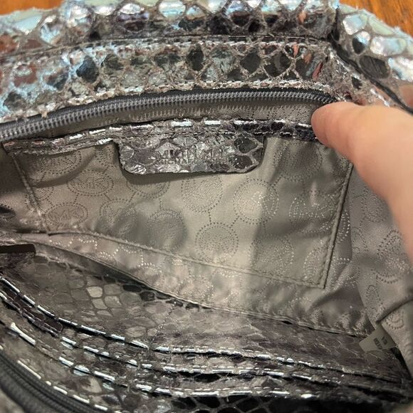 Michael Kors silver metallic clutch/shoulder bag - Picture 9 of 14